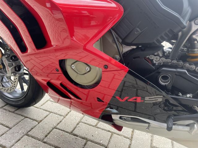 ducati - panigale-v4-s