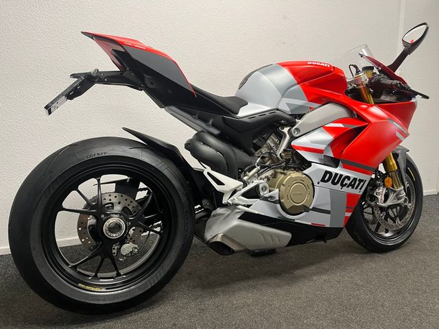 ducati - panigale-v4-s-corse