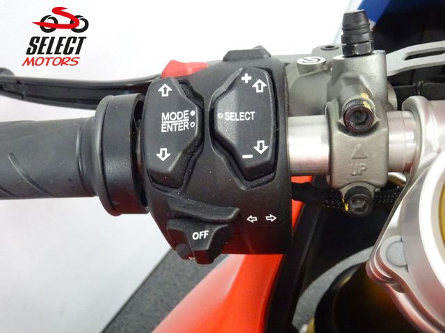 ducati - panigale-v4-s-corse