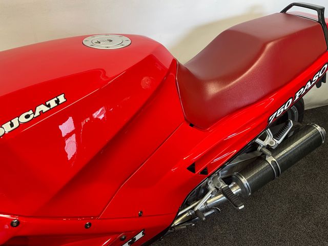 ducati - paso-750