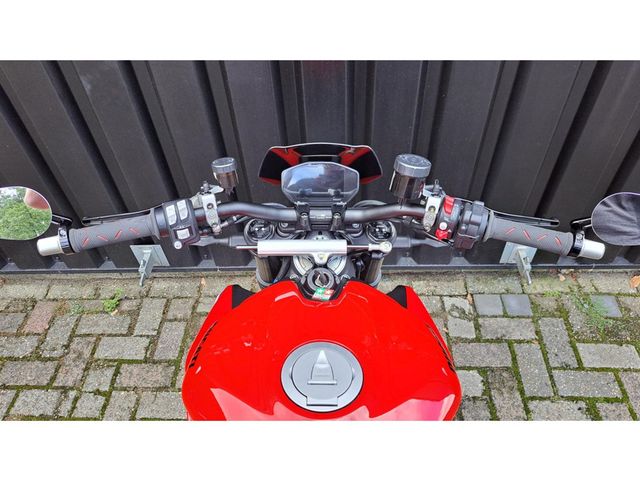 ducati - streetfighter-v2