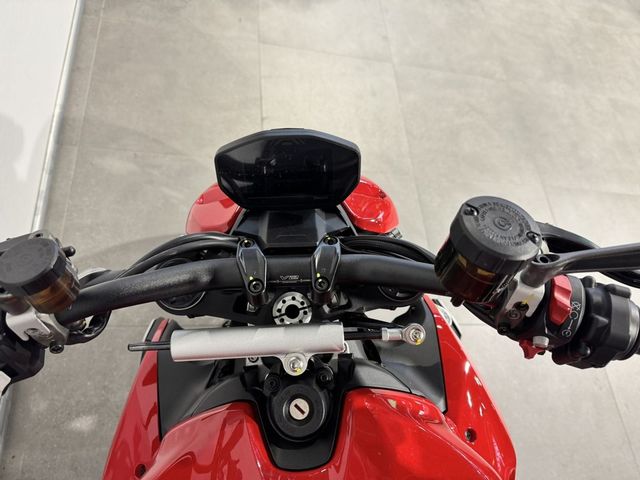 ducati - streetfighter-v2