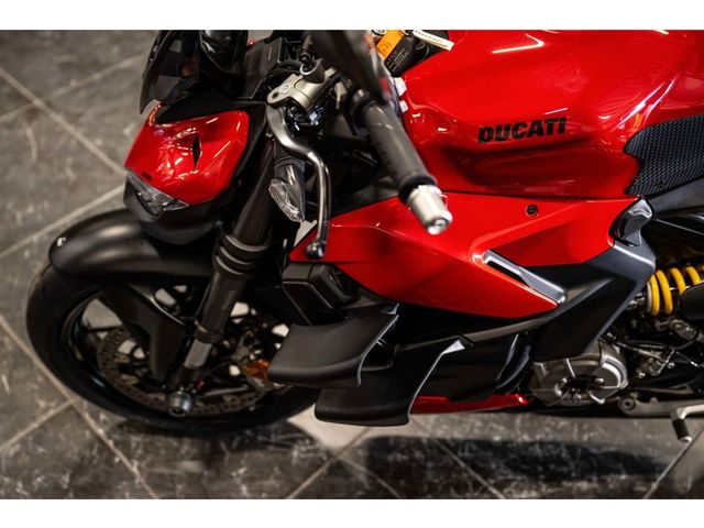 ducati - streetfighter-v2