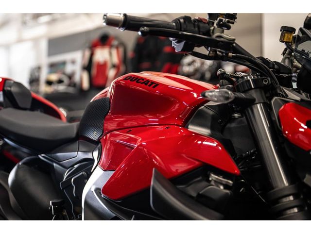 ducati - streetfighter-v2