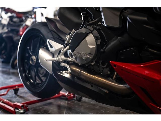 ducati - streetfighter-v2