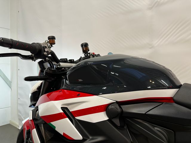 ducati - streetfighter-v2