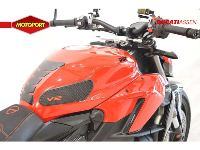 ducati - streetfighter-v2