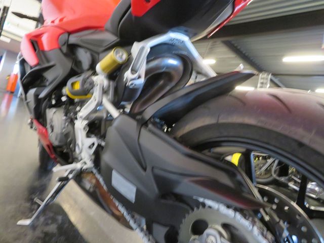 ducati - streetfighter-v2