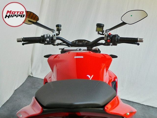 ducati - streetfighter-v2