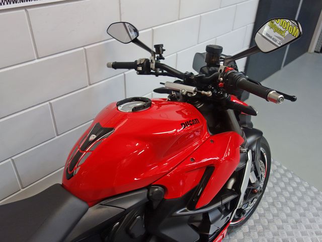 ducati - streetfighter-v2