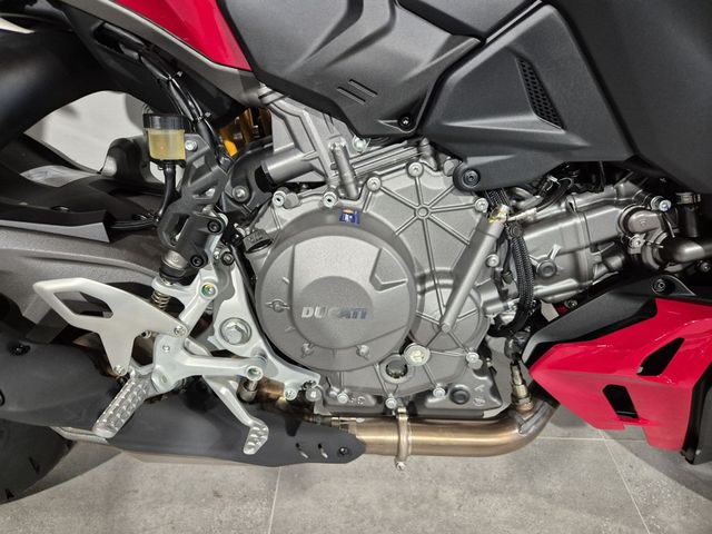 ducati - streetfighter-v2