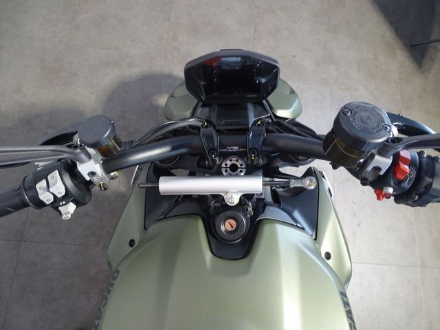 ducati - streetfighter-v2