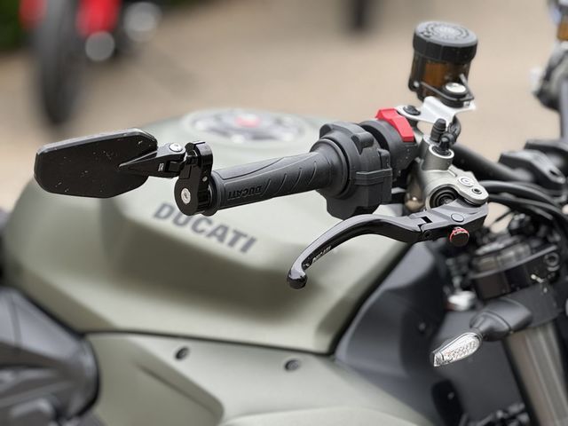 ducati - streetfighter-v2