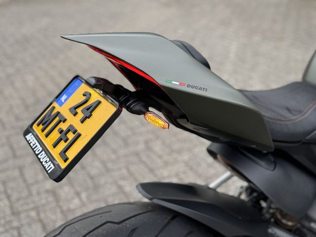 ducati - streetfighter-v2