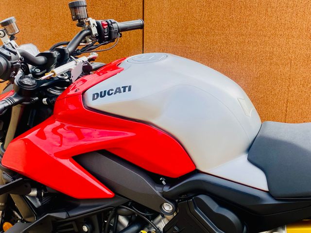 ducati - streetfighter-v4