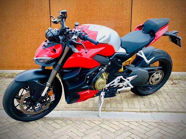 ducati - streetfighter-v4