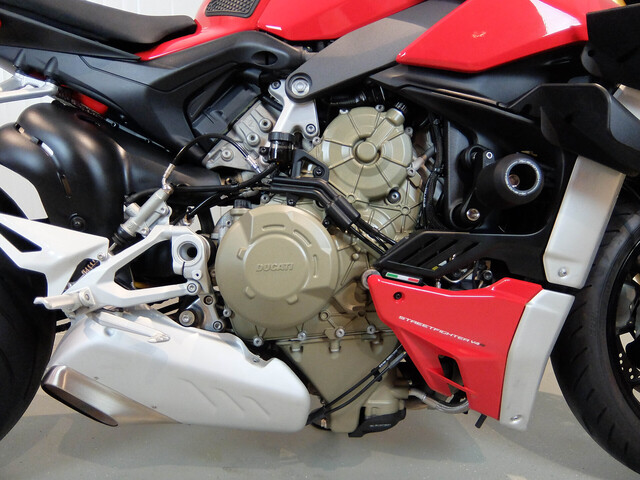 ducati - streetfighter-v4