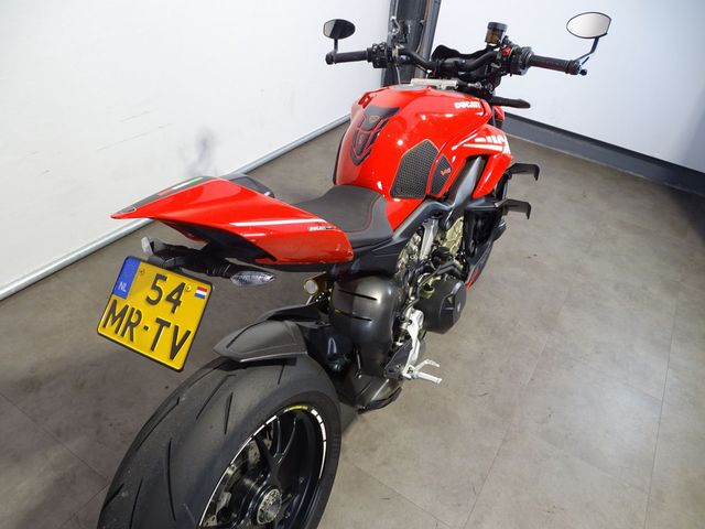 ducati - streetfighter-v4