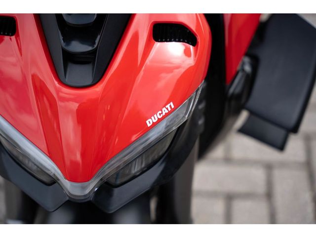 ducati - streetfighter-v4