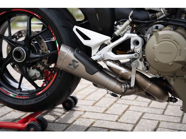 ducati - streetfighter-v4