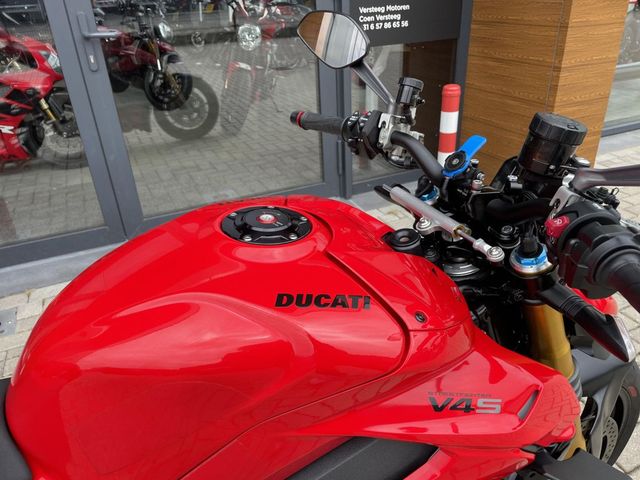 ducati - streetfighter-v4