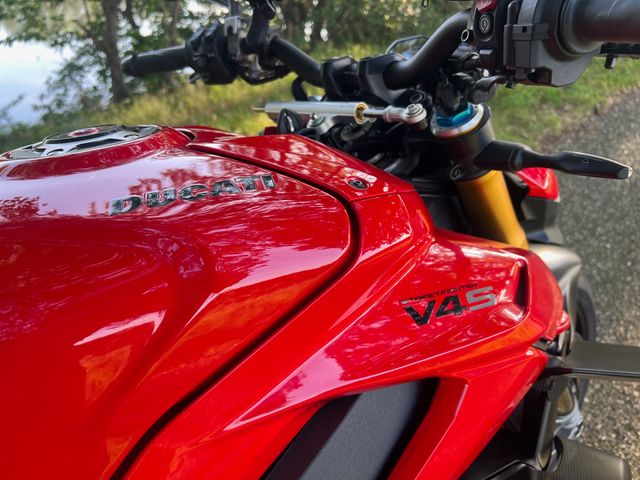 ducati - streetfighter-v4s