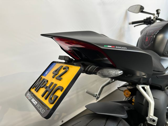 ducati - streetfighter-v4s