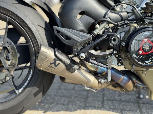 ducati - streetfighter-v4s