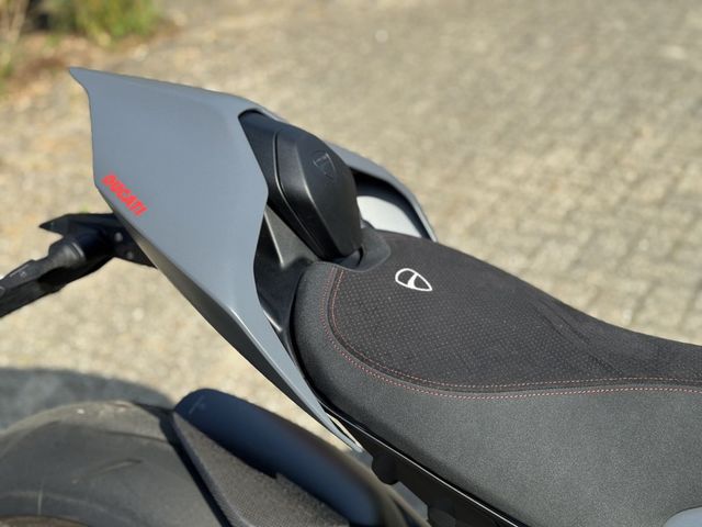 ducati - streetfighter-v4s