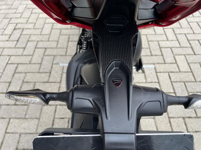 ducati - streetfighter-v4s