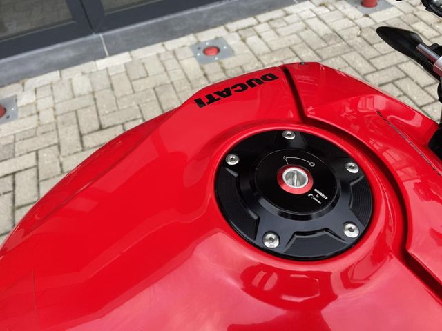 ducati - streetfighter-v4s