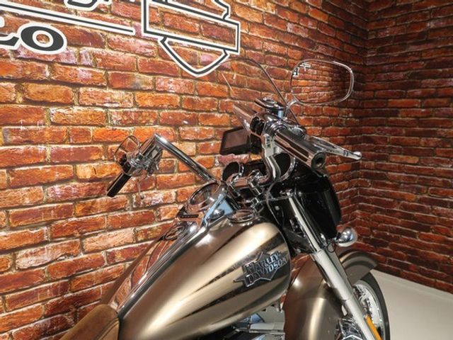 harley-davidson - convertible-cvo-flstse-softail