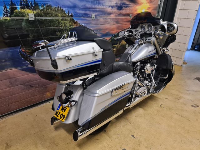 harley-davidson - electra-glide-ultra-screamin-eagle-cvo-flhtcuse