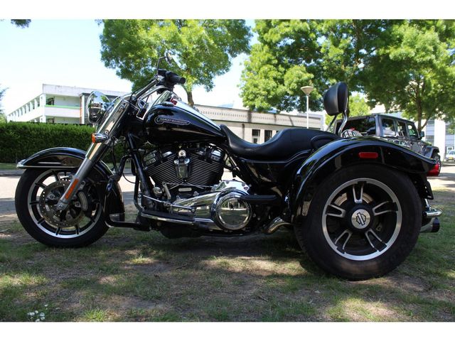 harley-davidson - freewheeler-114