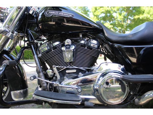 harley-davidson - freewheeler-114