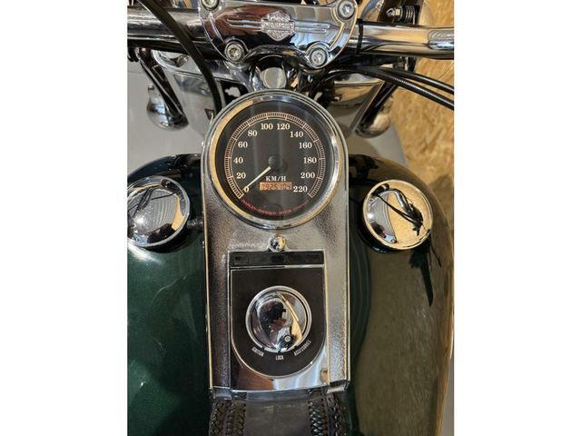 harley-davidson - heritage-classic