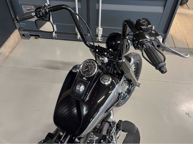 harley-davidson - heritage-classic