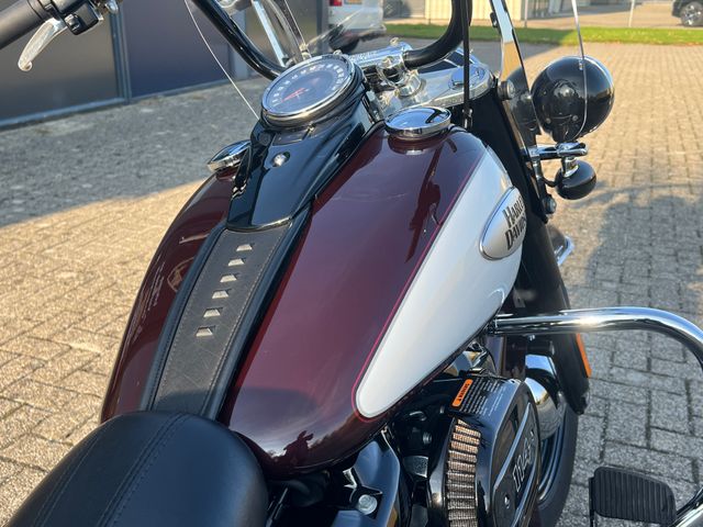 harley-davidson - heritage-softail-classic-114-flhcs