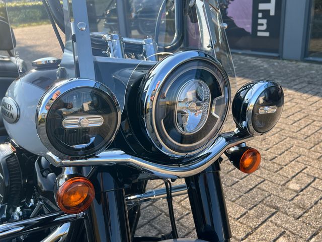 harley-davidson - heritage-softail-classic-114-flhcs