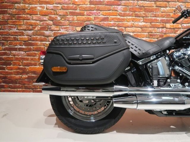 harley-davidson - heritage-softail-classic-114-flhcs