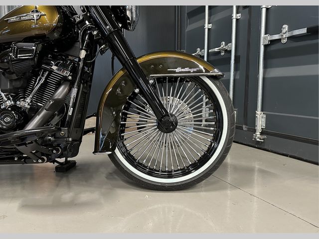 harley-davidson - heritage-softail-classic-114-flstc