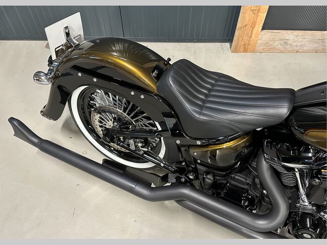 harley-davidson - heritage-softail-classic-114-flstc