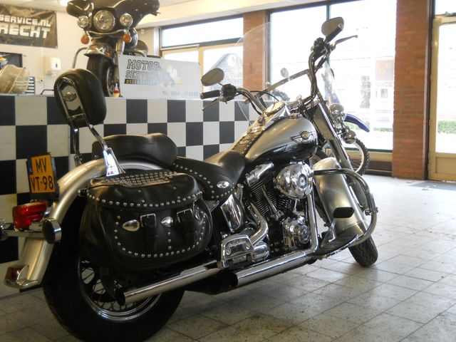 harley-davidson - heritage-softail-classic-flstc