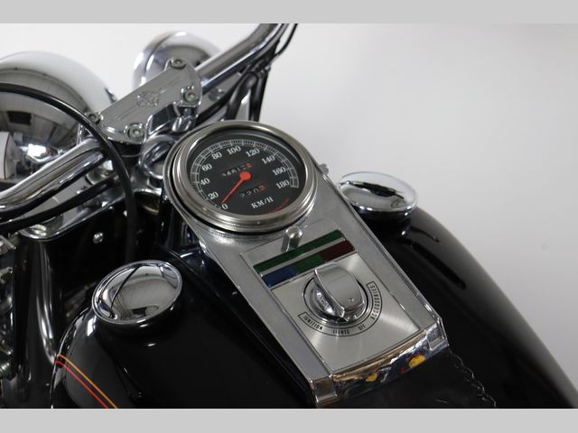 harley-davidson - heritage-softail-classic-flstc