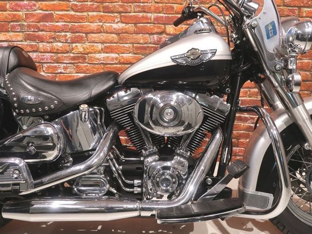 harley-davidson - heritage-softail-classic-flstc