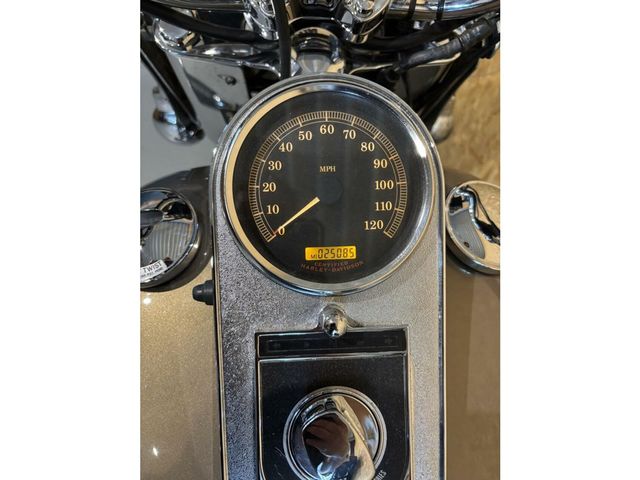 harley-davidson - heritage-softail-classic-flstci