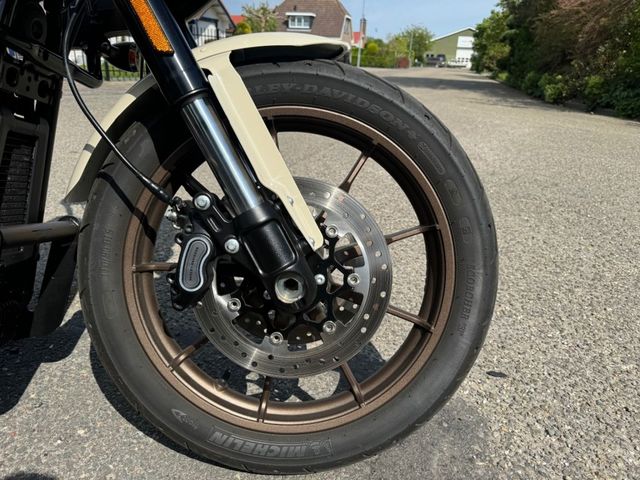 harley-davidson - low-rider-st
