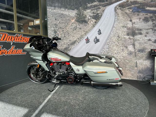 harley-davidson - road-glide-screamin-eagle-cvo-fltrxse