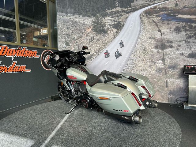 harley-davidson - road-glide-screamin-eagle-cvo-fltrxse