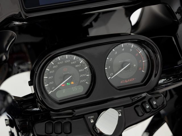 harley-davidson - road-glide-ultra-cvo
